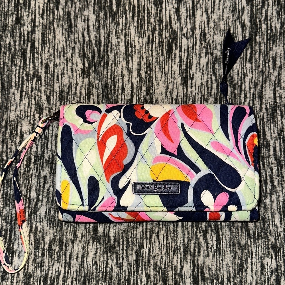 Vera Bradley RFID 3-in-1 Crossbody wallet Mod Paisley pattern